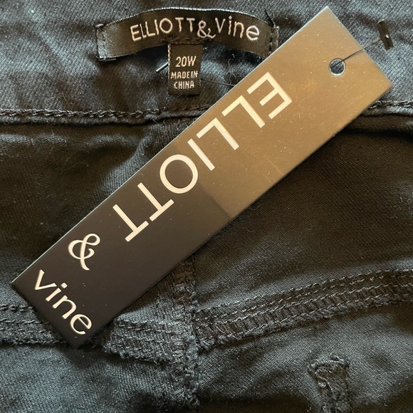 Ruffle Tulip Hem Jeans - Picture 8 of 8